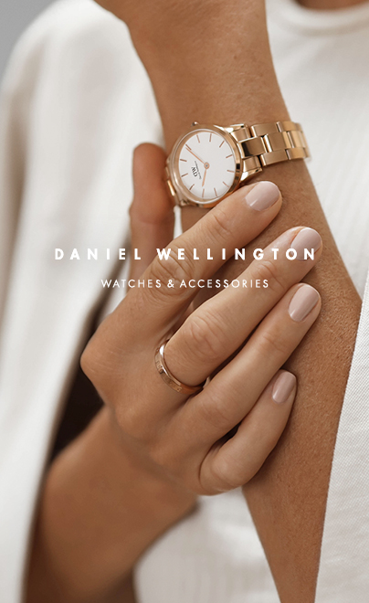 Woman's wrist with a Daniel Wellington watch