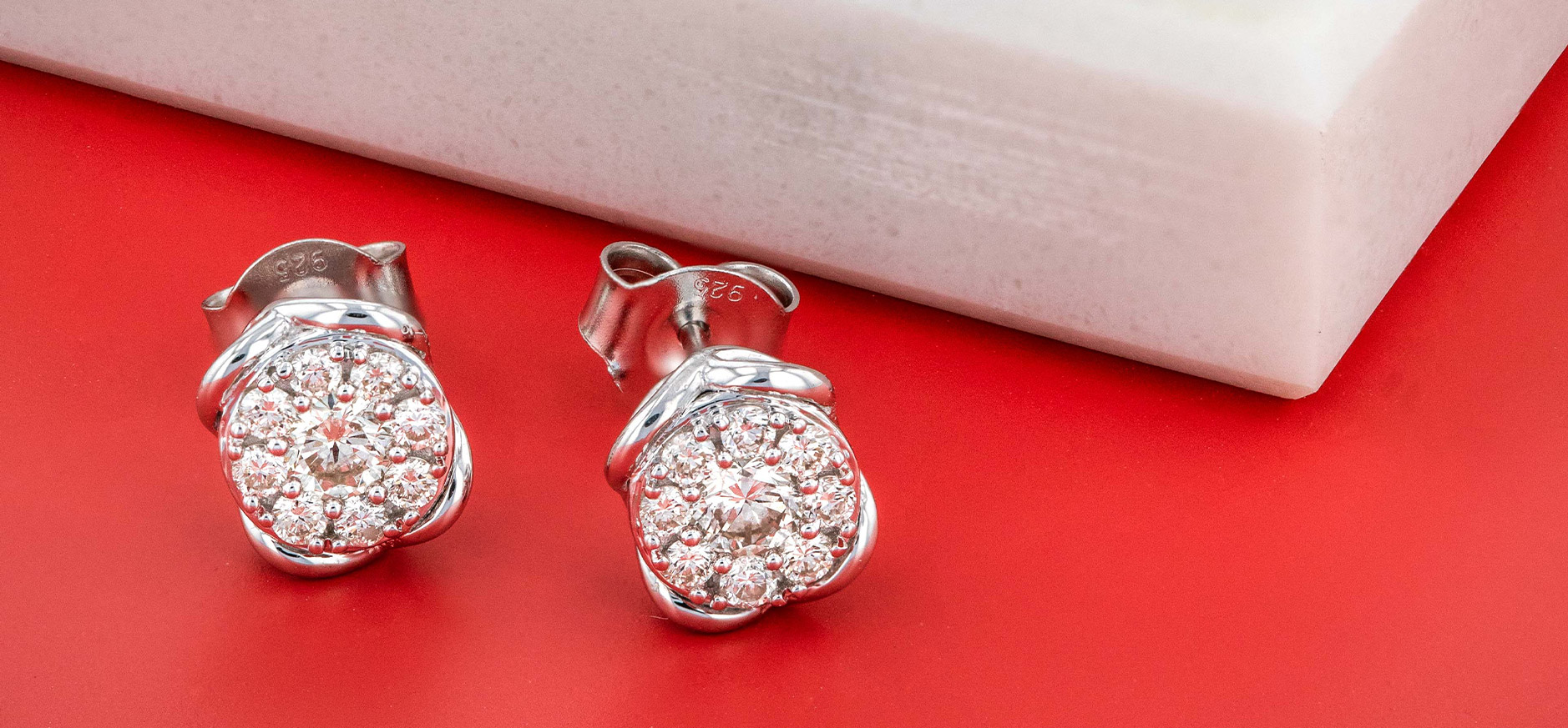 diamond earrings buying guide - how to choose diamond earrings